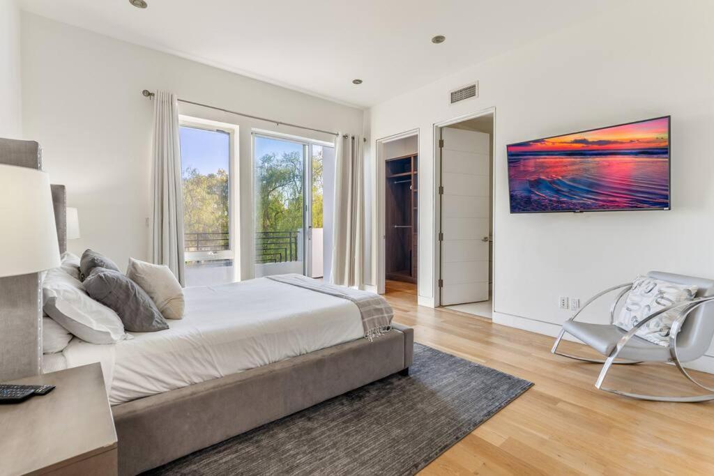 Luxury 5 Bedroom C!!!! Villa *