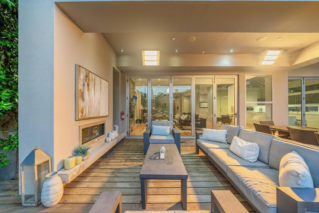 Beverly Grove D Villa