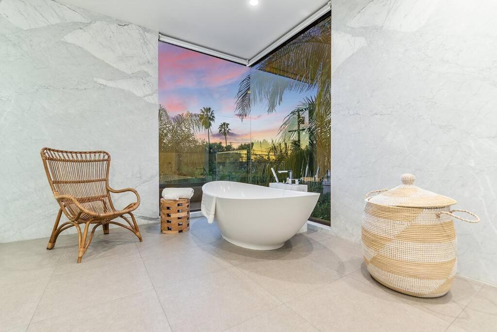 Luxury Gardner 5bdr !!! Villa Los Angeles