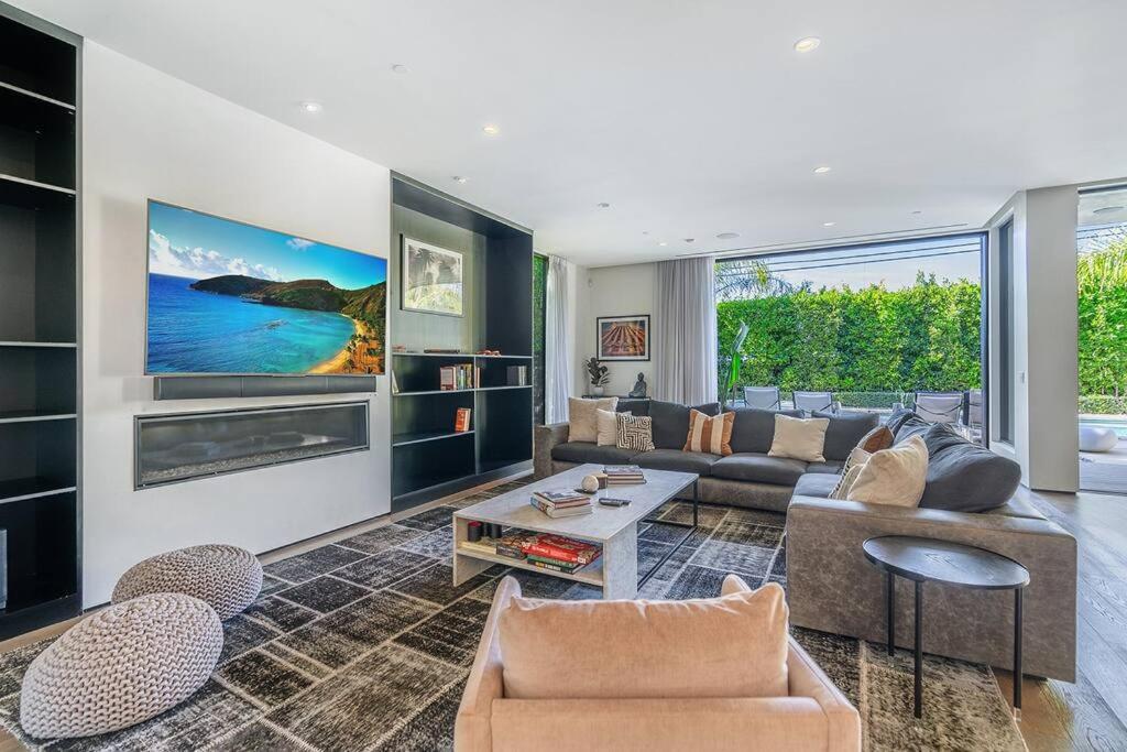 Luxury Gardner 5bdr !!!