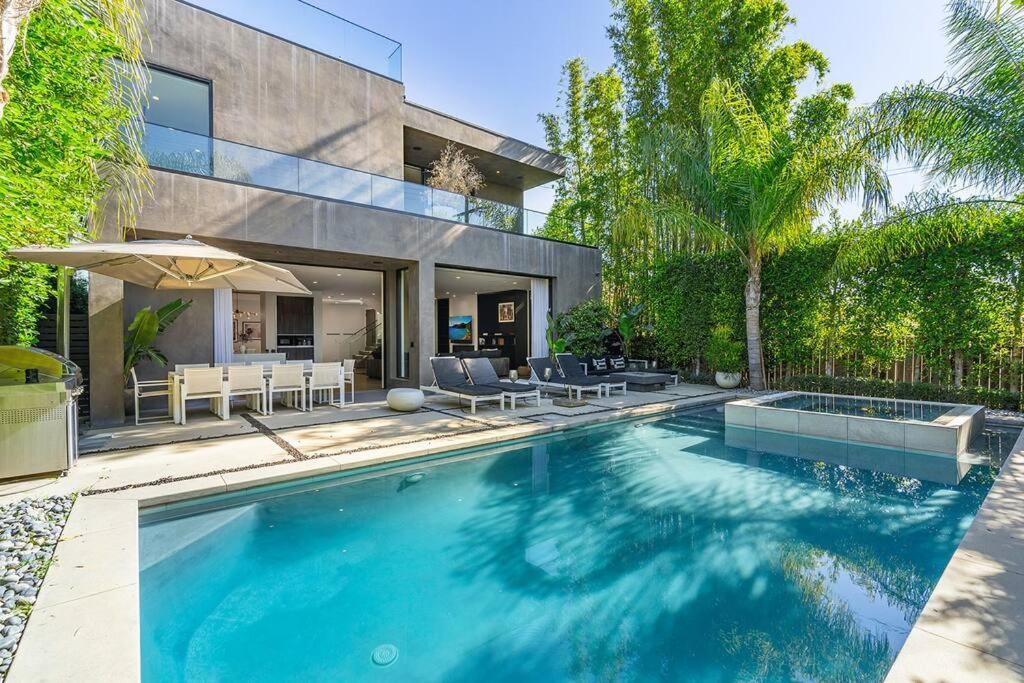 Luxury Gardner 5bdr !!! *
