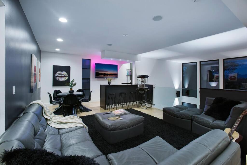 Valley Vista 5 Bedroom * Los Angeles