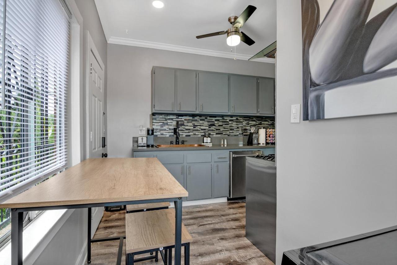 Hollywood Blvd Apartment Los Angeles