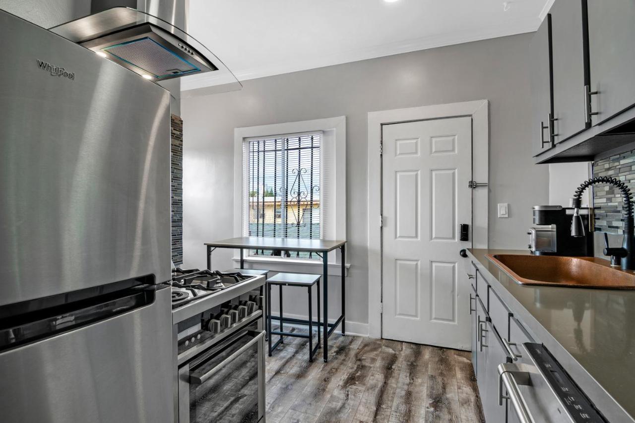 Hollywood Blvd Apartment Los Angeles
