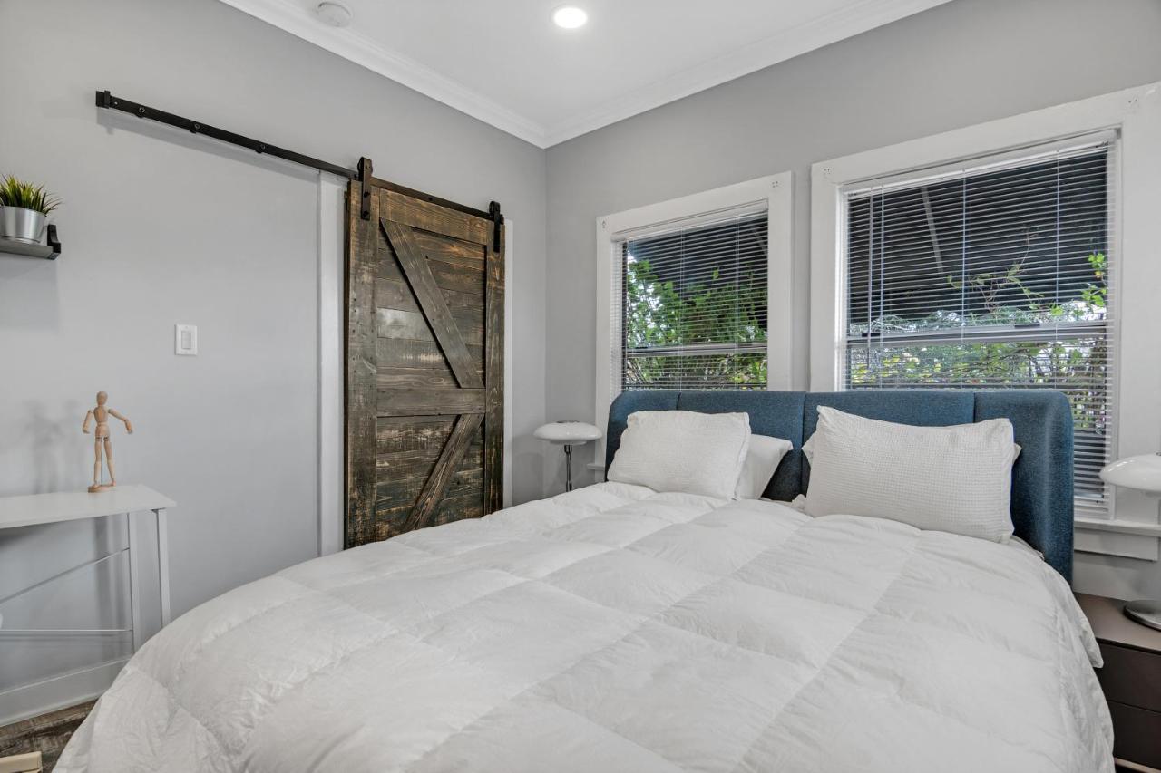 Hollywood Blvd Apartment Los Angeles