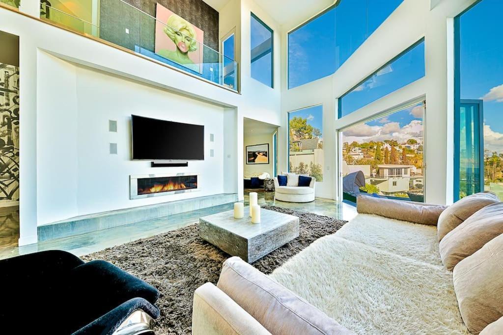 Hollywood Hills Modern Sanctuary-jaw Dropping View Los Angeles