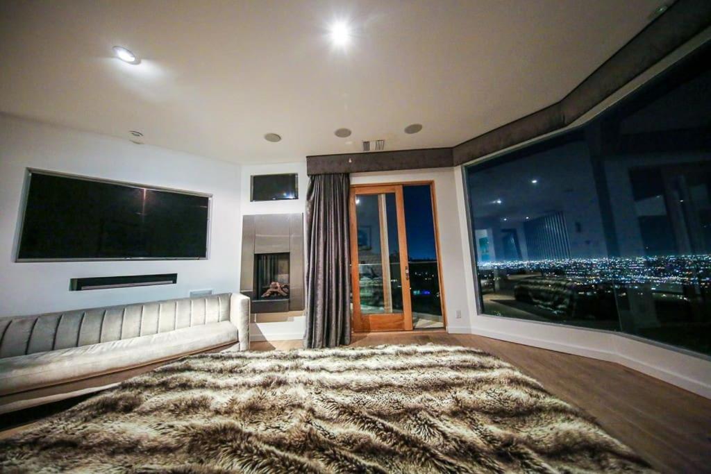 Hollywood Hills Modern Sanctuary-jaw Dropping View Villa Los Angeles