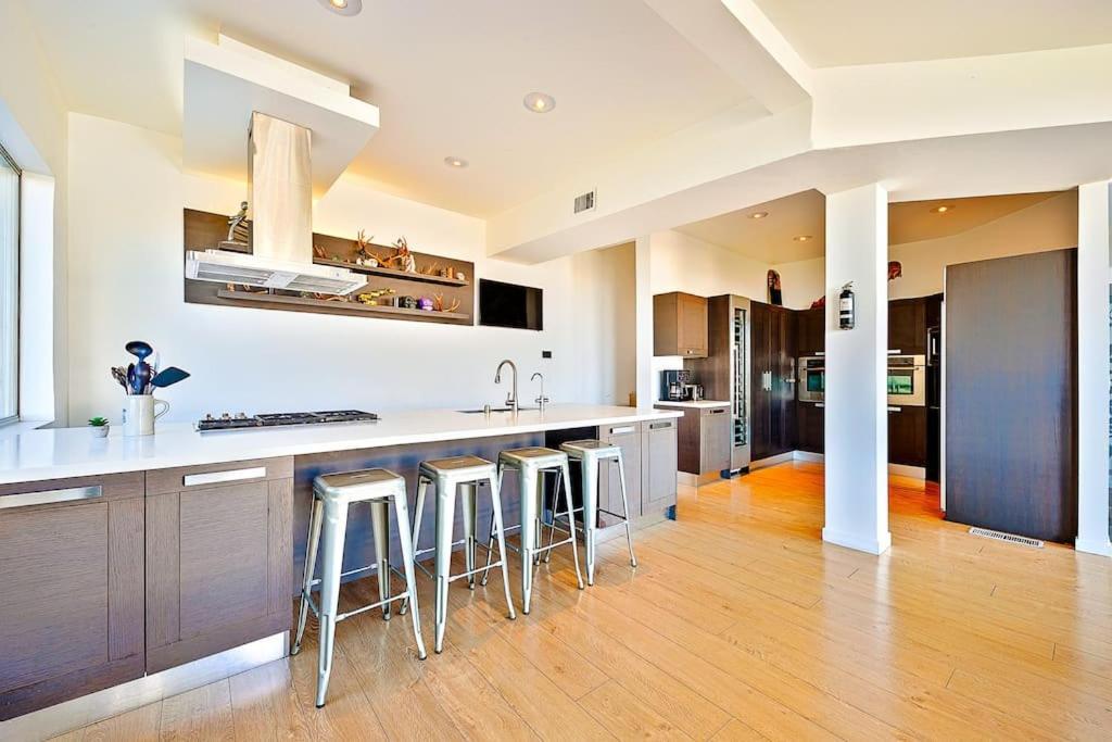 Hollywood Hills Modern Sanctuary-jaw Dropping View Los Angeles