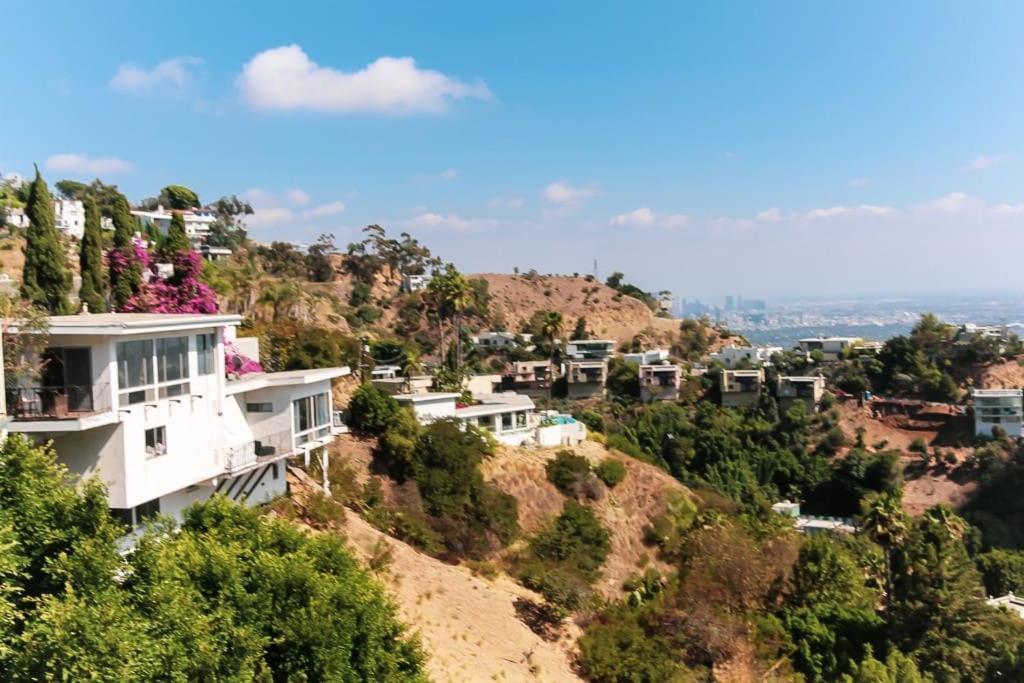 Hollywood Hills Modern Sanctuary-jaw Dropping View