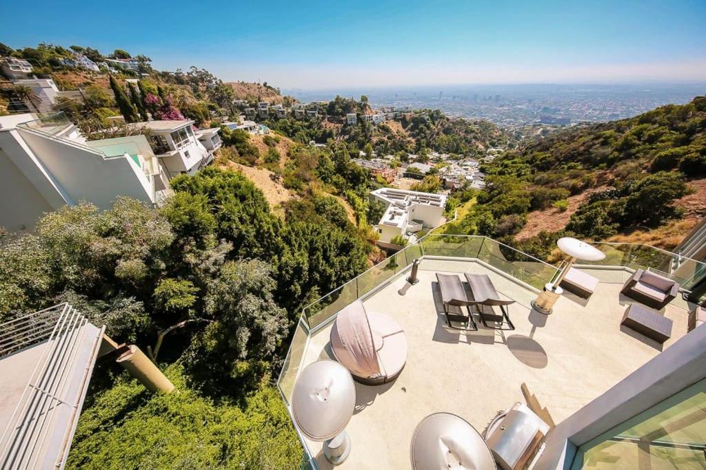 Hollywood Hills Modern Sanctuary-jaw Dropping View