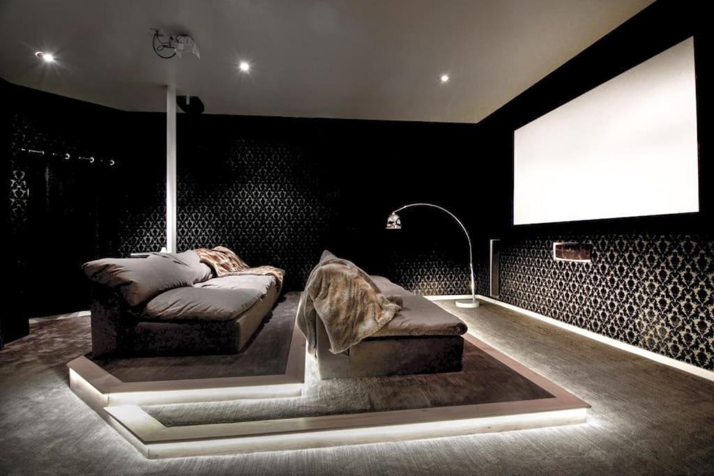 Hollywood Hills Modern Sanctuary-jaw Dropping View *