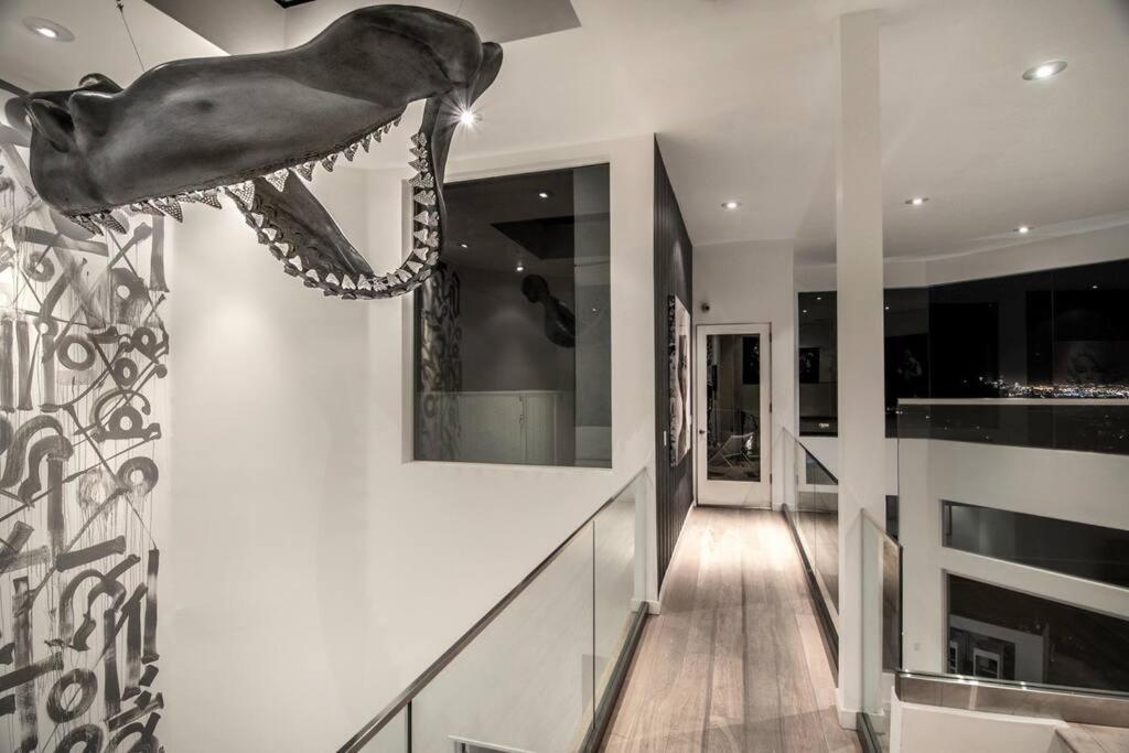 Hollywood Hills Modern Sanctuary-jaw Dropping View Los Angeles
