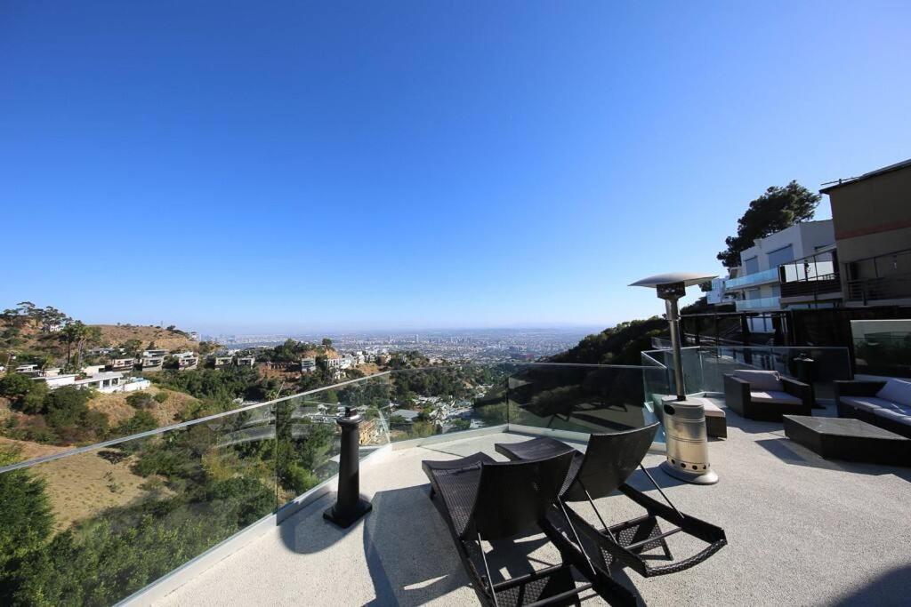 Hollywood Hills Modern Sanctuary-jaw Dropping View