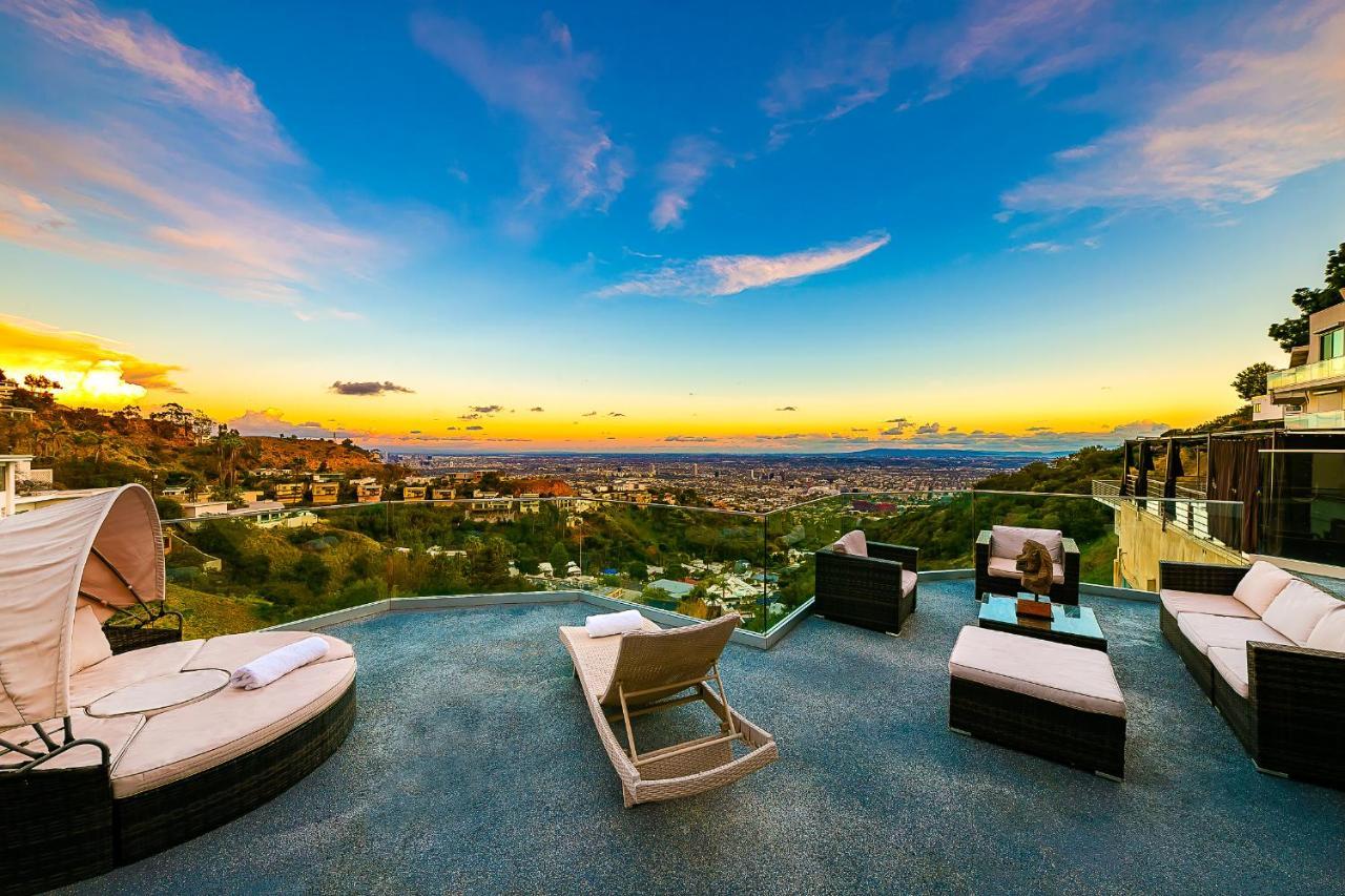 Hollywood Hills Modern Sanctuary-jaw Dropping View