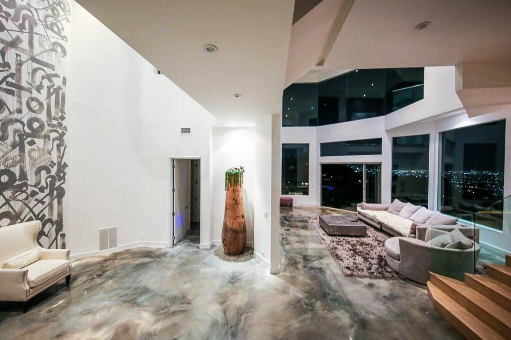 Villa Hollywood Hills Modern Sanctuary-jaw Dropping View *