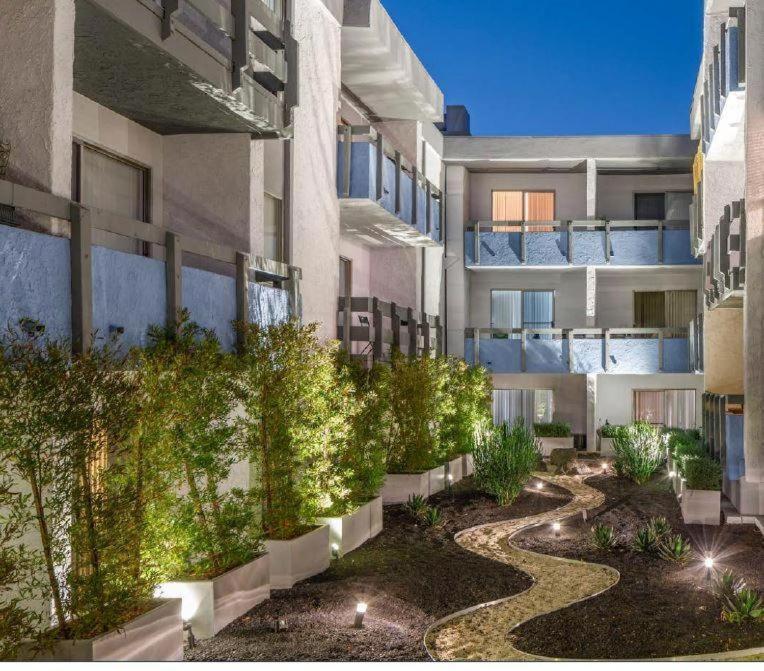 Apartment Charming Hollywood With Pool & Balcony Los Angeles
