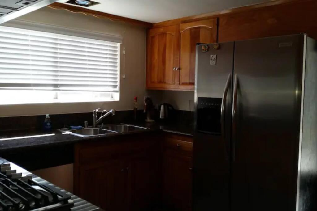 Beautiful Location By The Holiday home Los Angeles