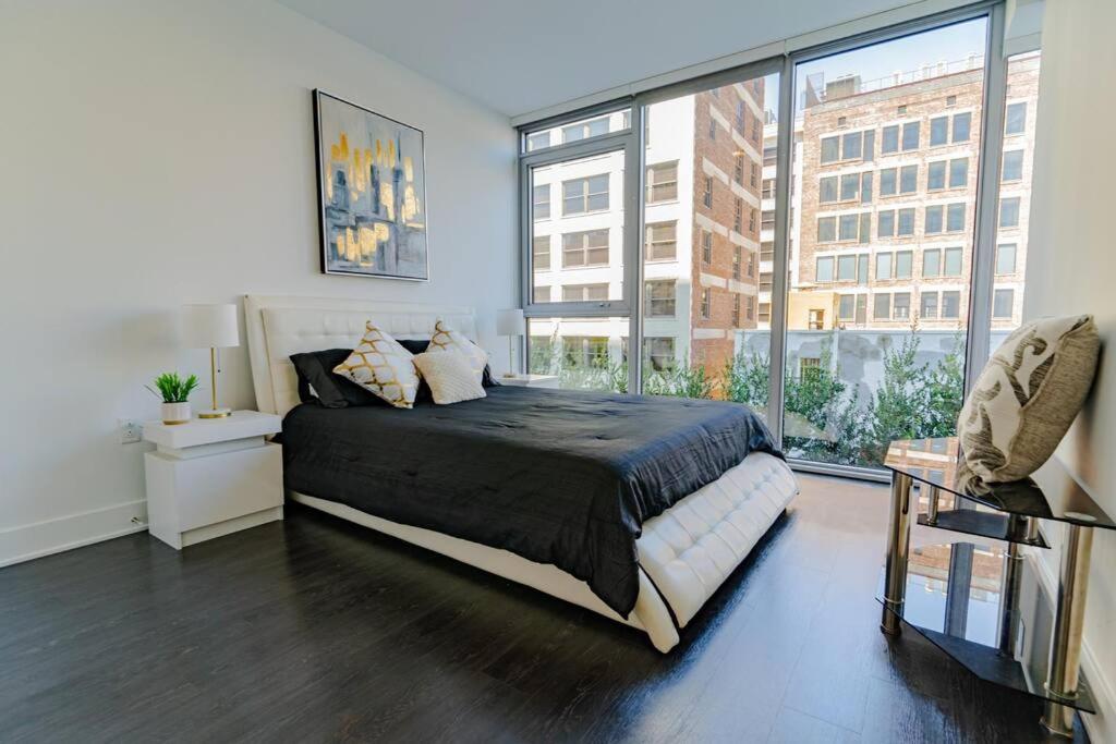 Downtown Paradise Escape With 2 Pools / Hot Tubs *