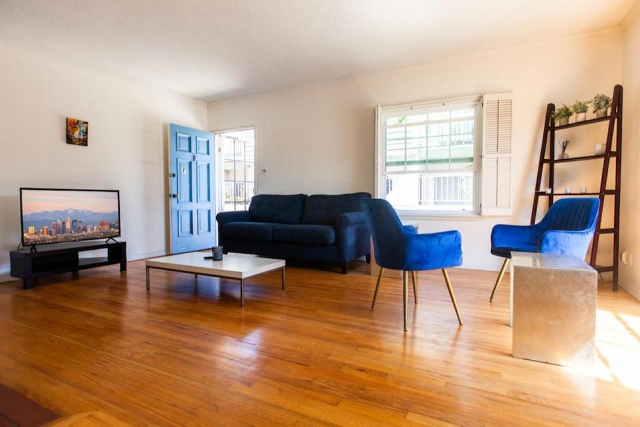 Spacious 2 Bedroom Unit With Fireplace F *