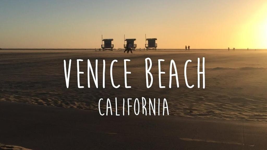 Elegant White Cottage, Venice Beach, California