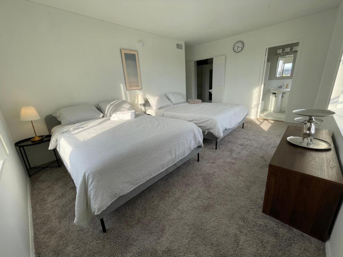 La Brea Apartment