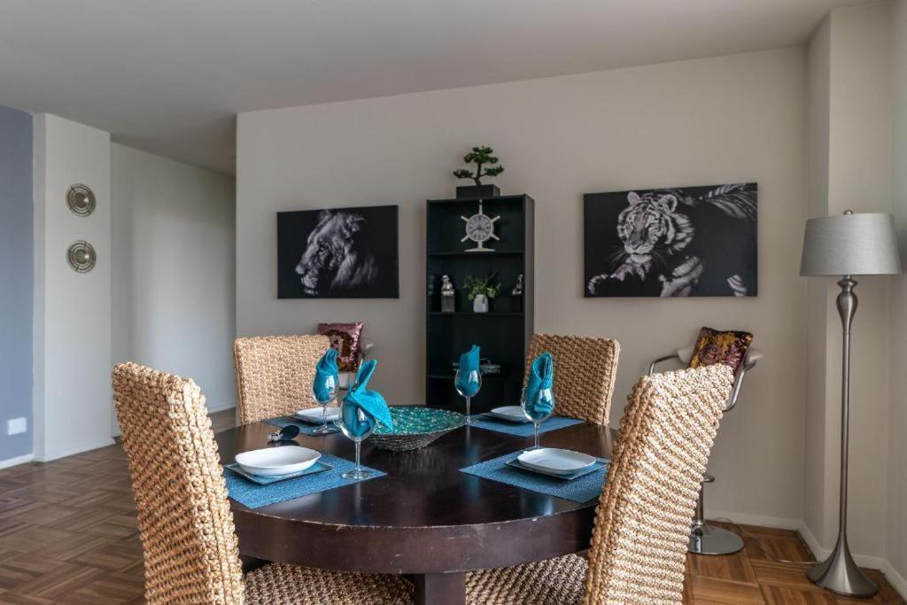 Apartment Spacious Charming With Great Views Near The Grove