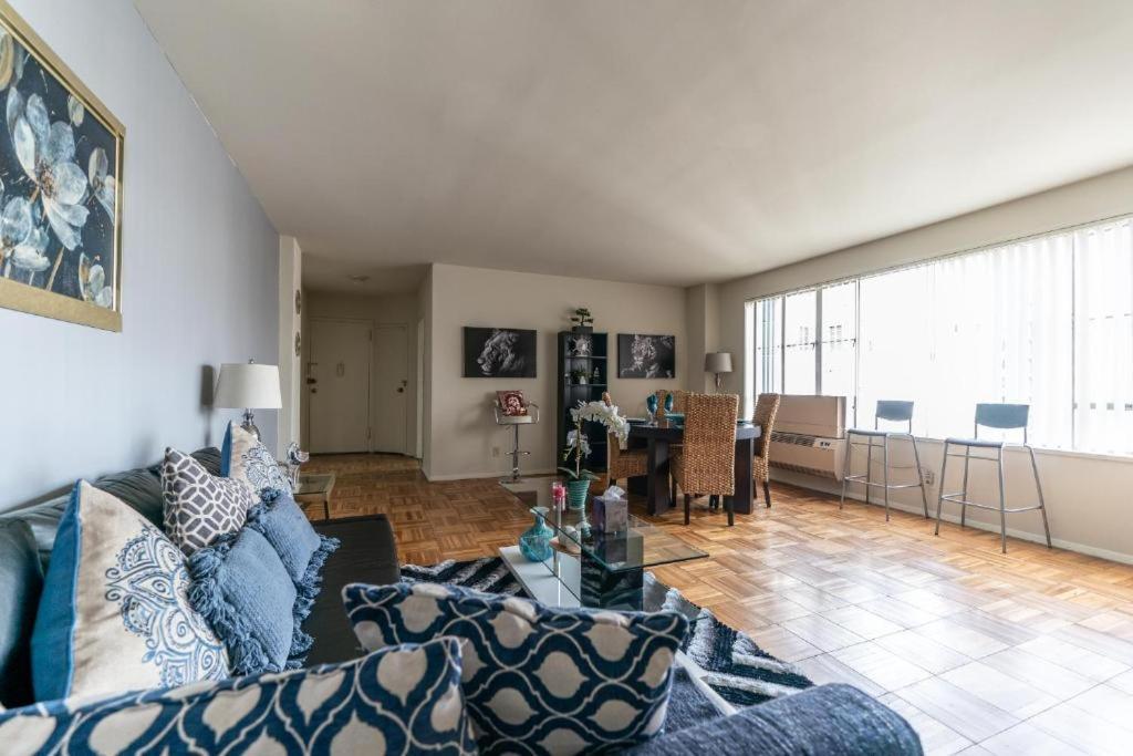 Apartment Spacious Charming With Great Views Near The Grove *