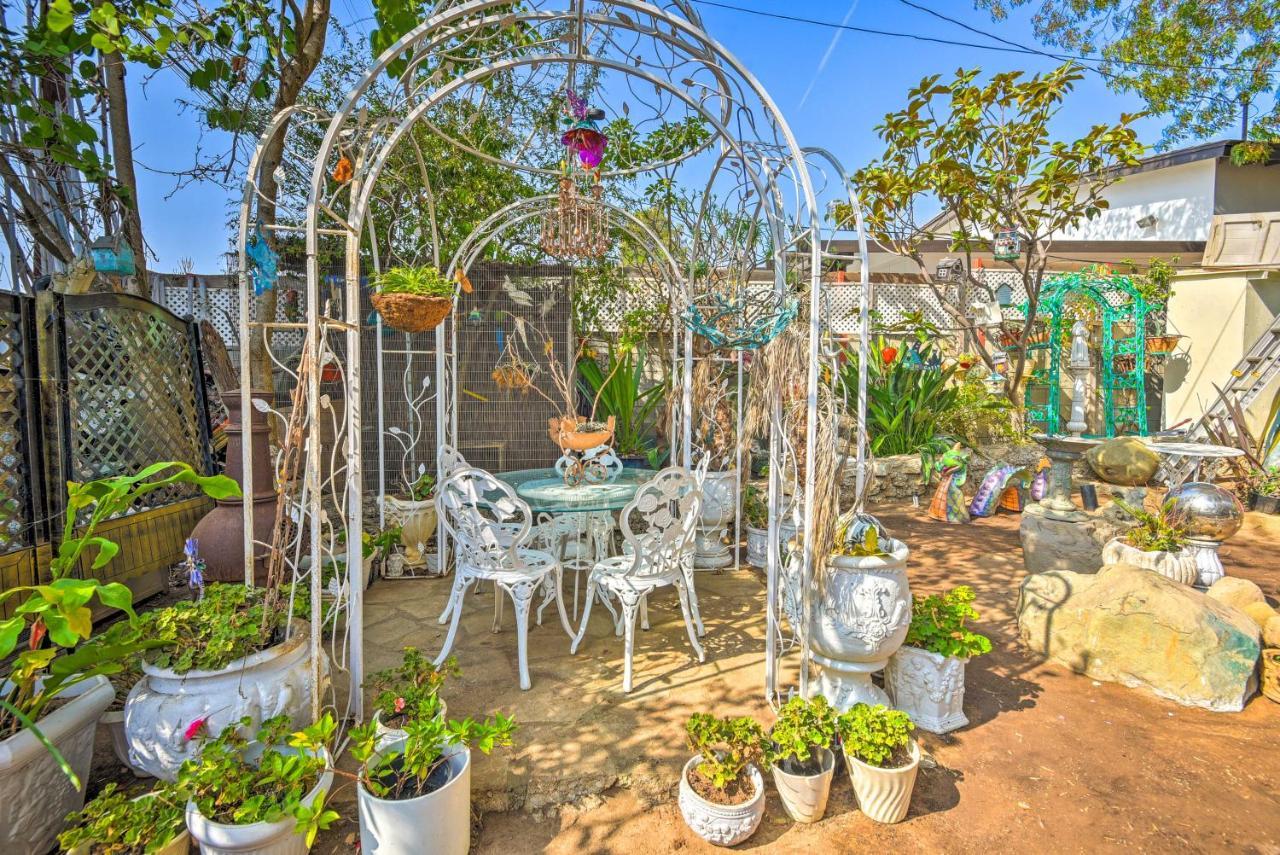 Flower Garden With Treehouse And Pond! Holiday home *