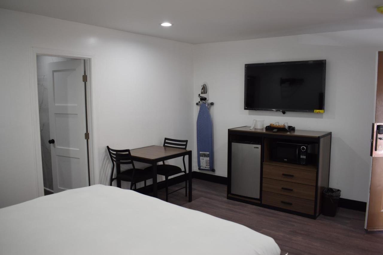 Hyde Park Motel 2*