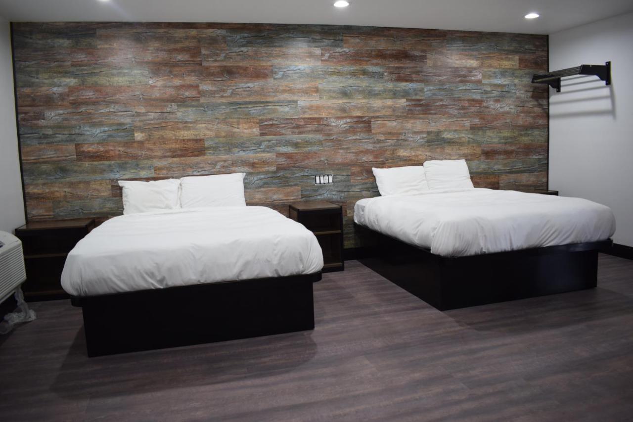 Hyde Park Motel 2*