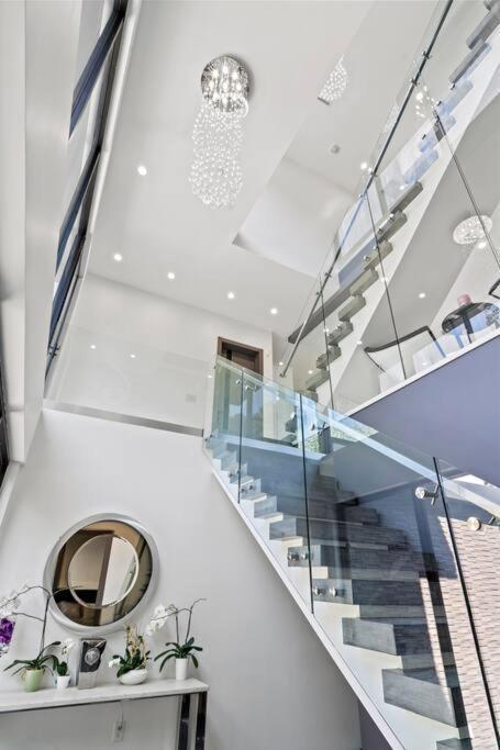 Villa Modern Luxury Sherman Oaks Oasis Los Angeles