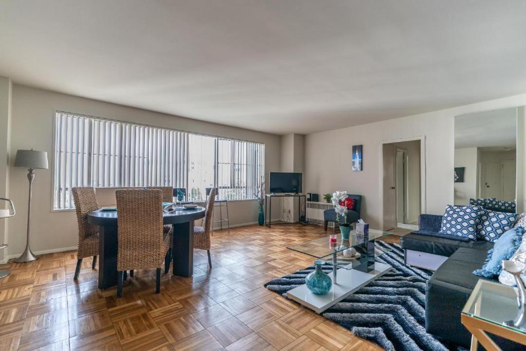 Spacious Charming With Great Views Near The Grove Apartment *