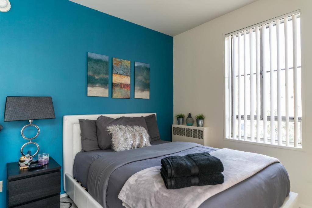 Apartment Spacious Charming With Great Views Near The Grove