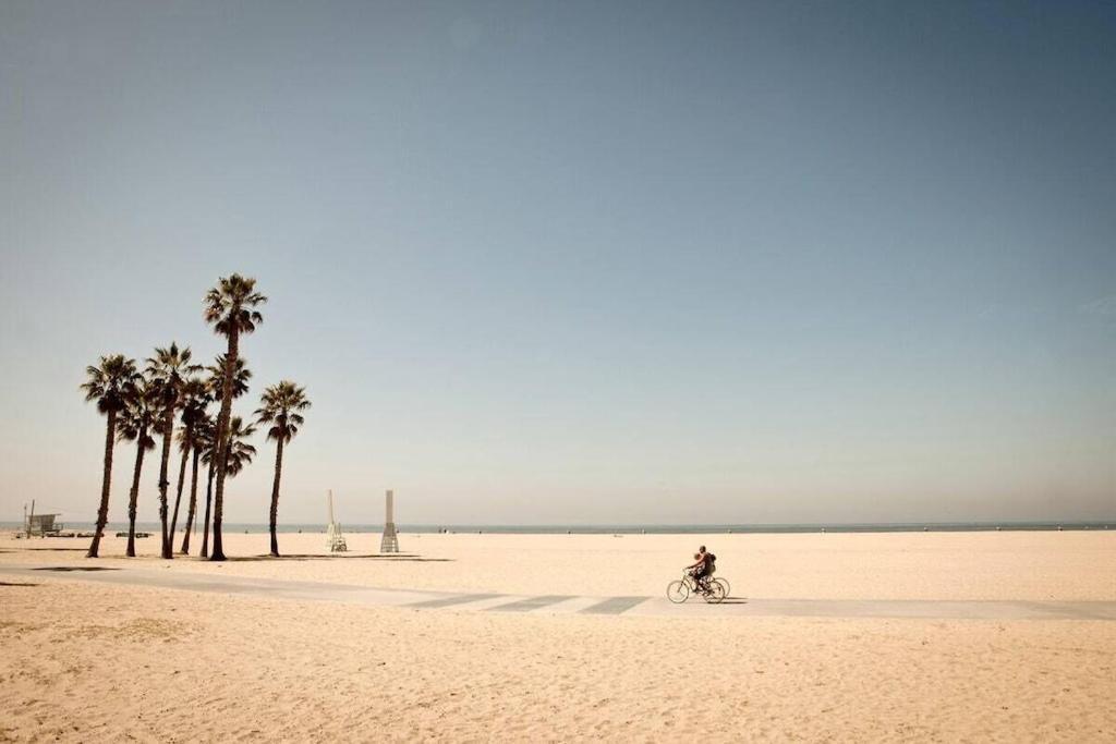 Elegant White Cottage, Venice Beach, California Holiday home Los Angeles