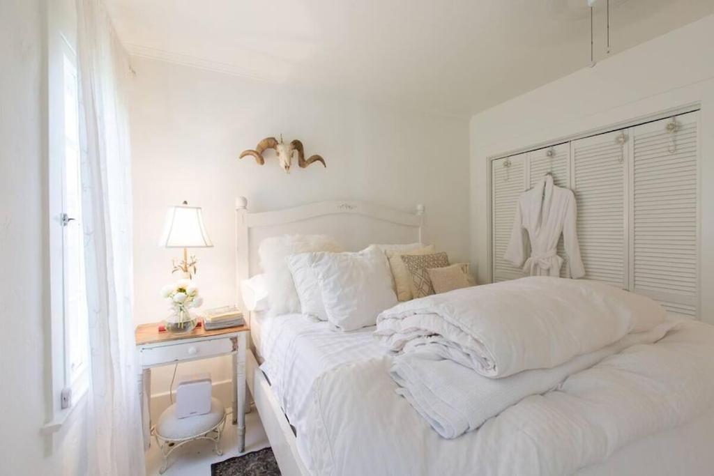 Holiday home Elegant White Cottage, Venice Beach, California *