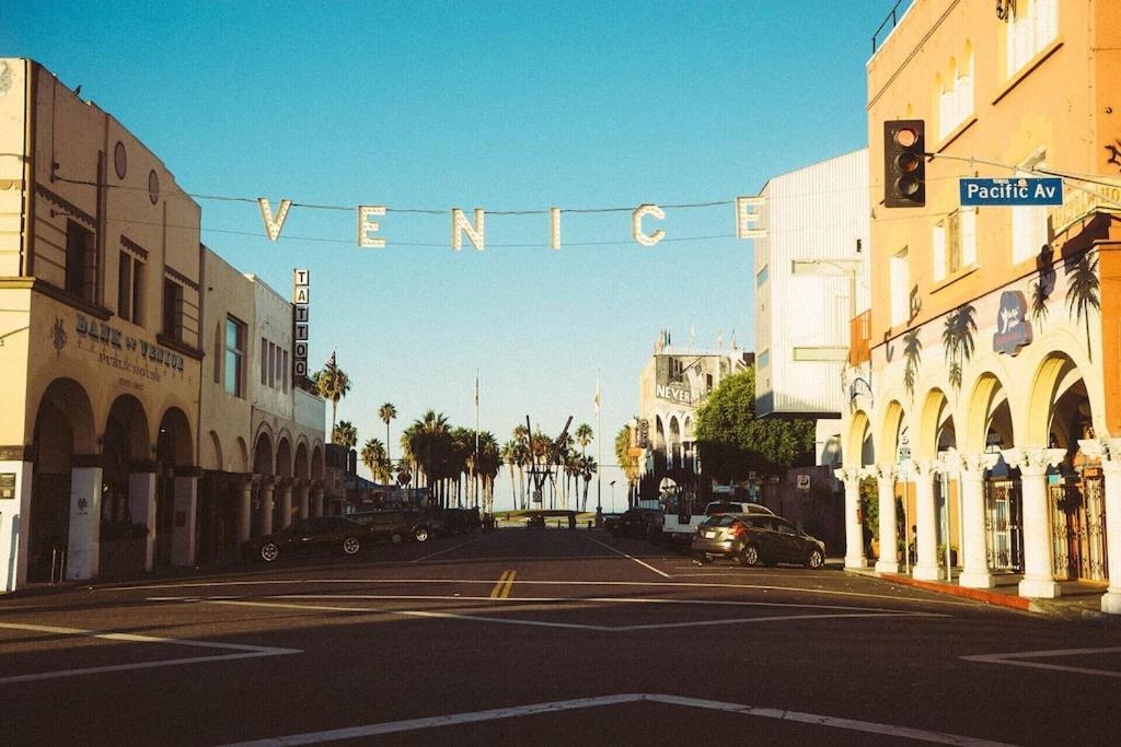 Holiday home Elegant White Cottage, Venice Beach, California *