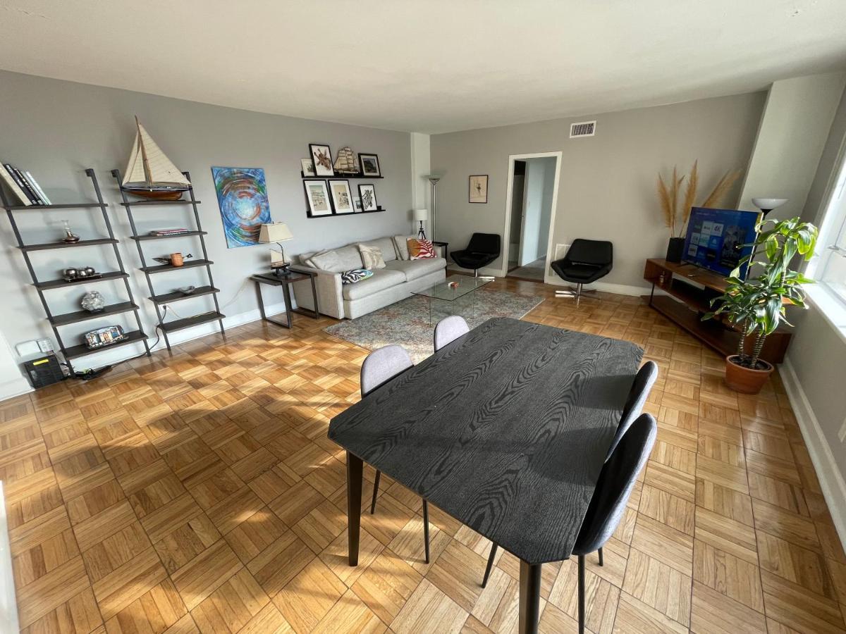 La Brea Apartment *