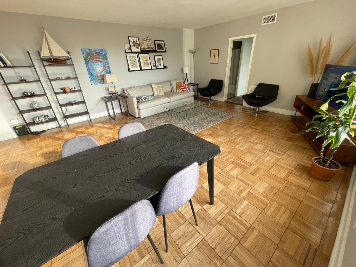La Brea Apartment