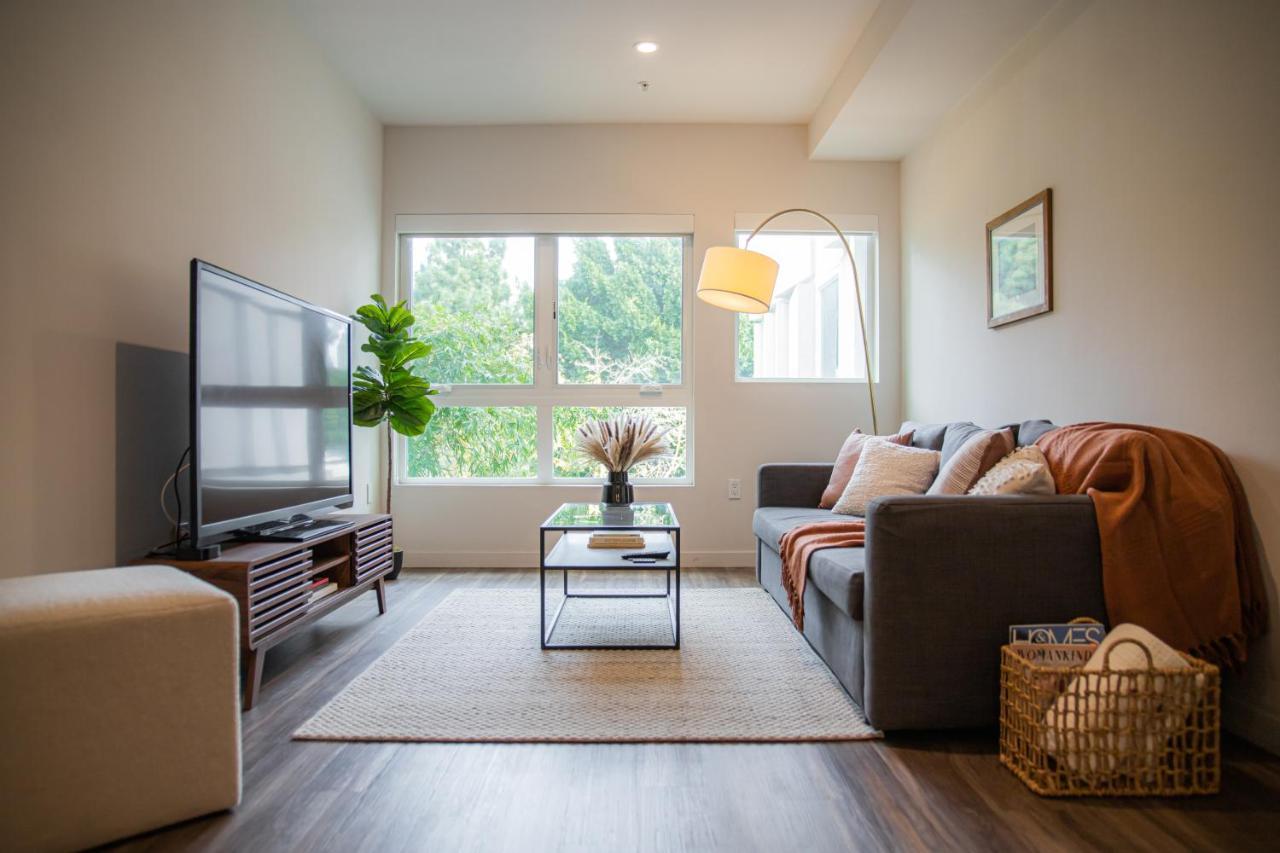 Stylish One Bedroom In The Heart Of Weho