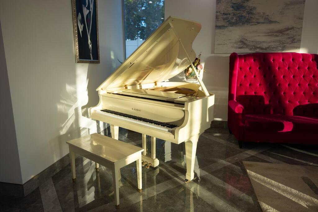 Holiday home Beautiful Brand New Mansion Estate