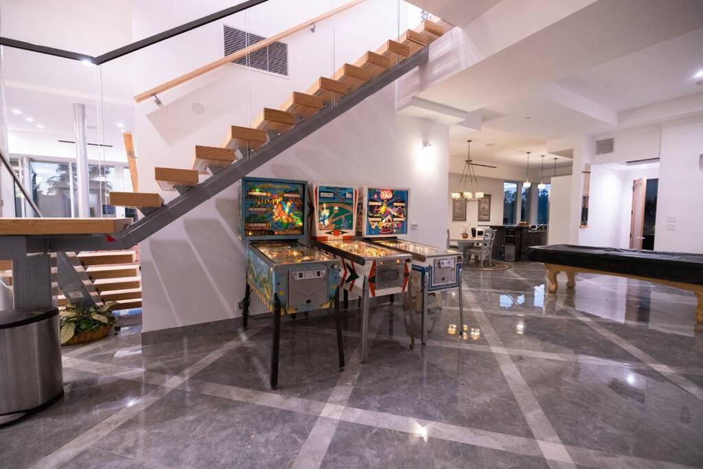 Beautiful Brand New Mansion Estate * Los Angeles
