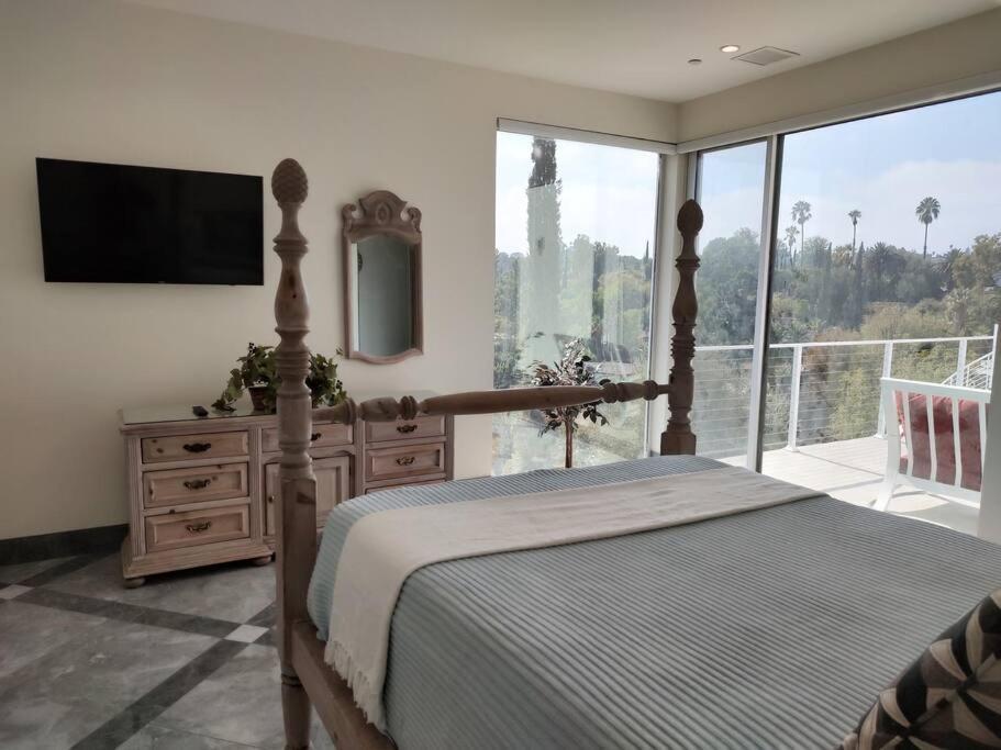 Beautiful Brand New Mansion Estate Holiday home Los Angeles