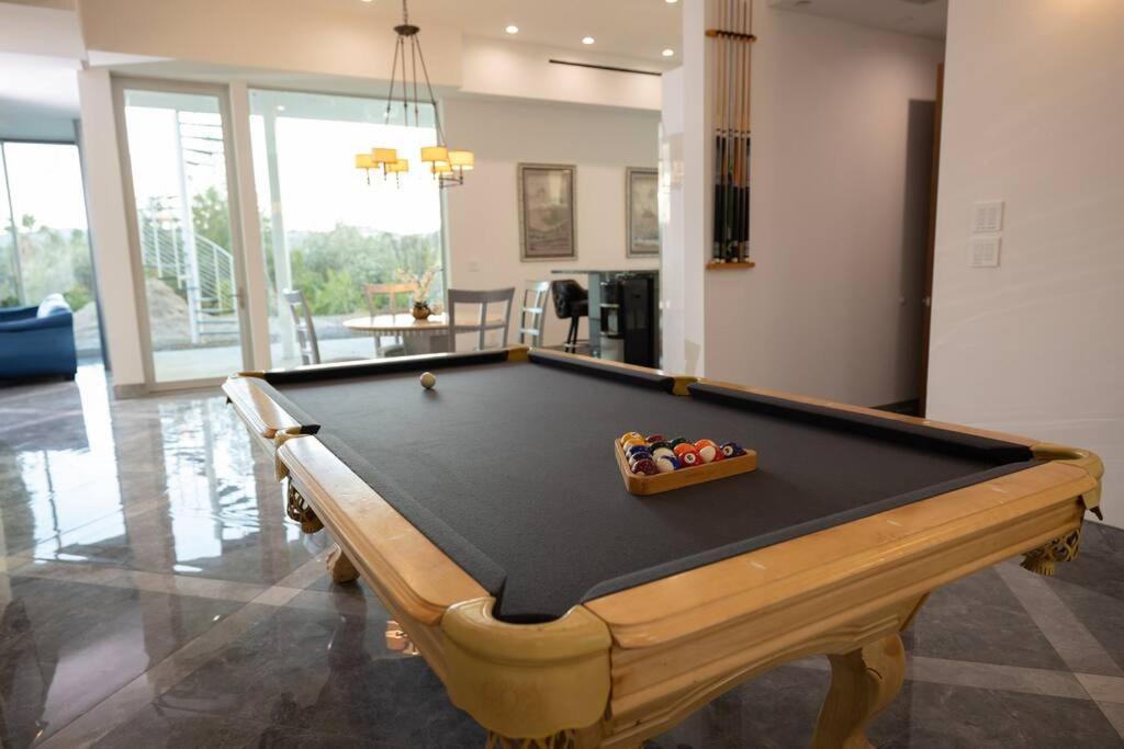 Beautiful Brand New Mansion Estate Holiday home Los Angeles