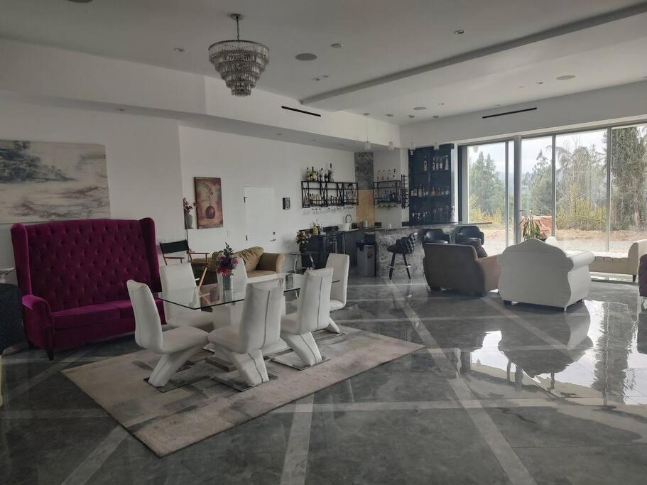 Beautiful Brand New Mansion Estate