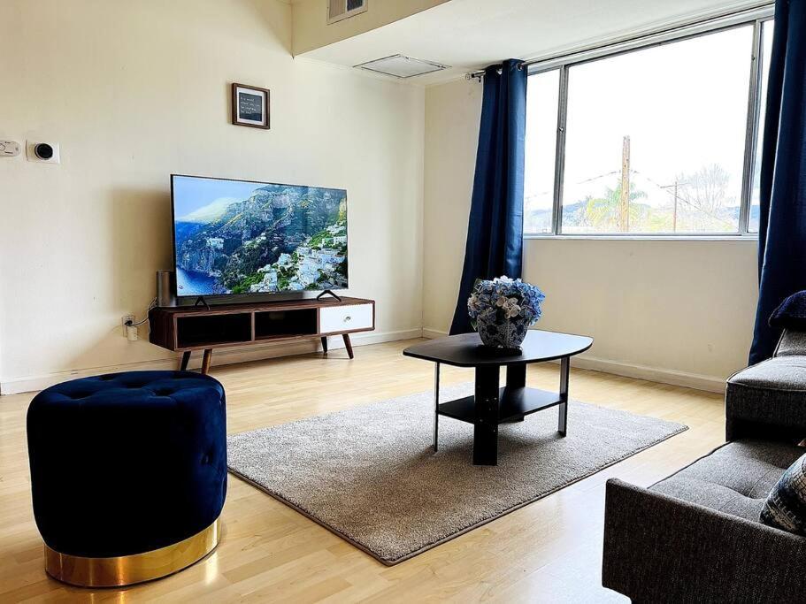 Spacious 2 Master Bedroom In Canoga Park Apartment Los Angeles
