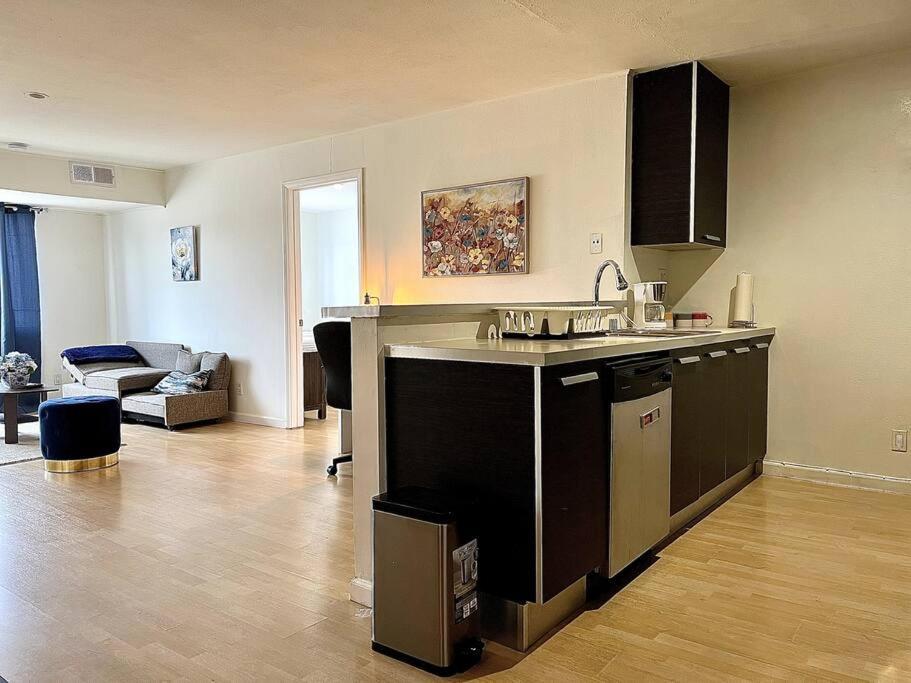 Spacious 2 Master Bedroom In Canoga Park Apartment Los Angeles