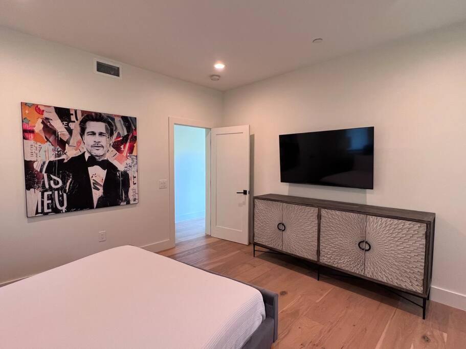 Villa Gorgeous Private And Gated In Silver With Pool & Views