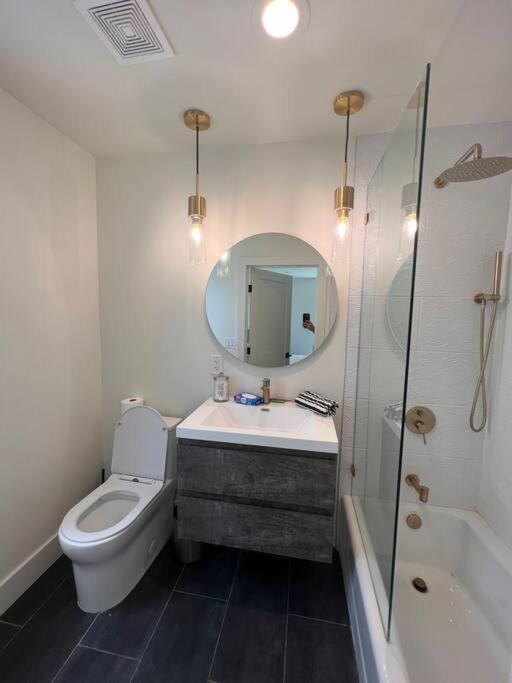 Gorgeous Private And Gated In Silver With Pool & Views * Los Angeles