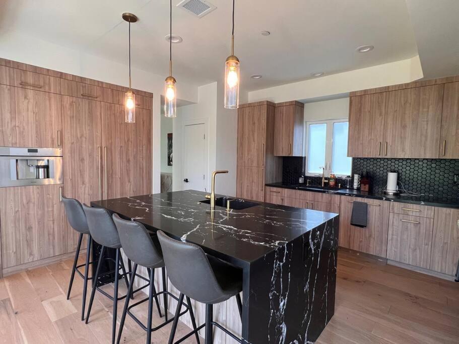 Gorgeous Private And Gated In Silver With Pool & Views Los Angeles