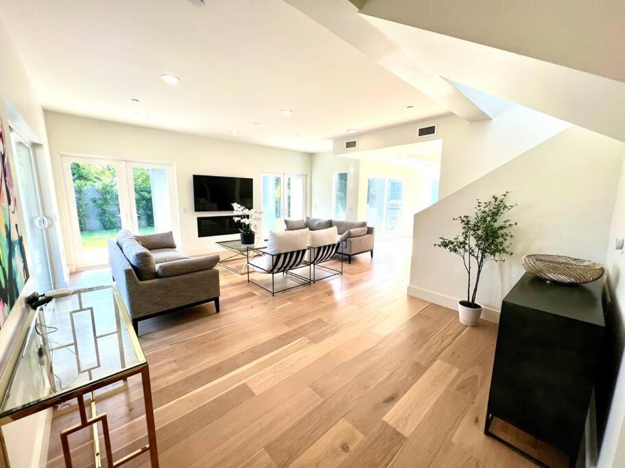 Villa Gorgeous Private And Gated In Silver With Pool & Views *